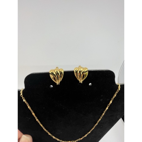 Vintage Signed MONET Gold Tone 14" Necklace‎ and Clip Earrings - Picture 3 of 9